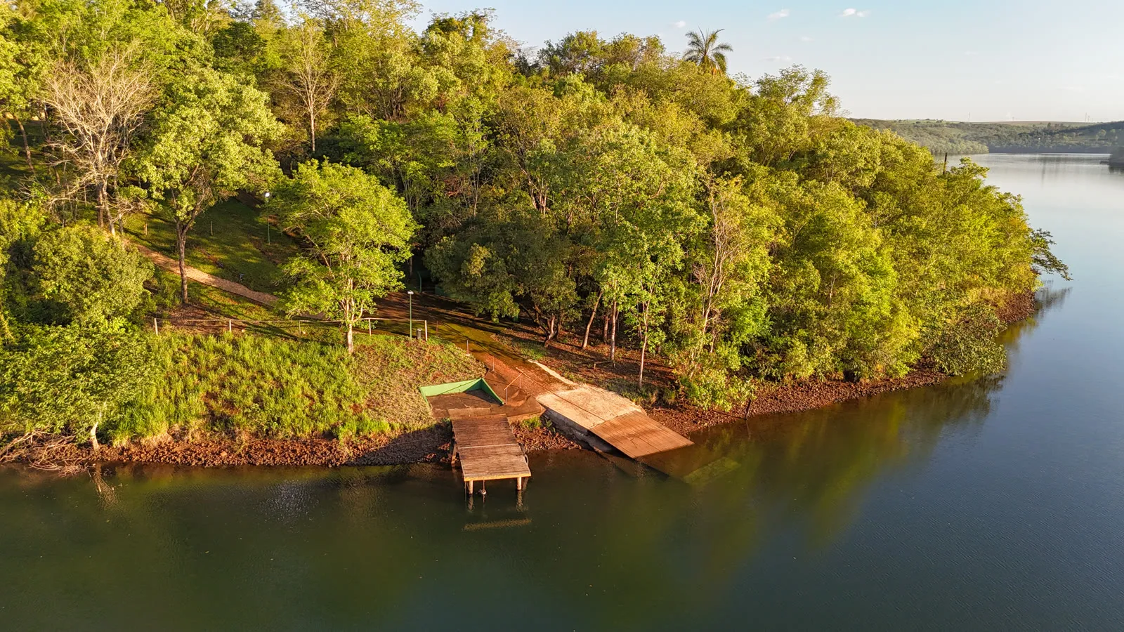 Píer do rancho na Represa de Miranda, visto do alto